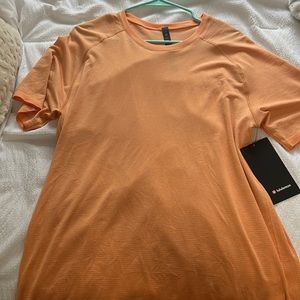 Mens lululemon top